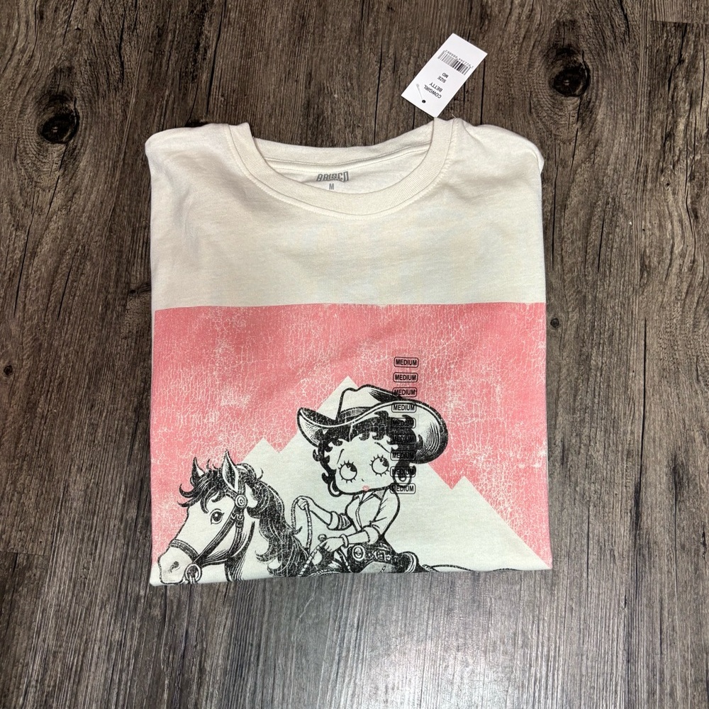 Betty Boop White Tee with Red & Black Vintage Graphic- New! Size M Oversized Fit - Picture 8 of 8